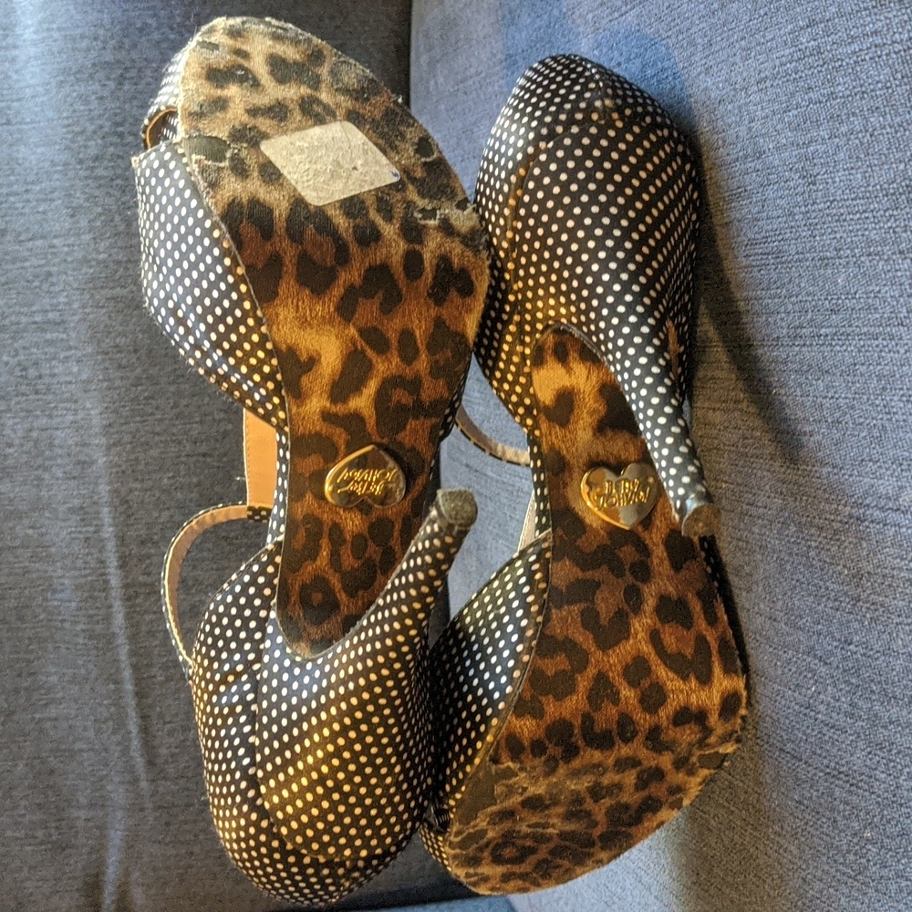 Betsey Johnson Black and White Polka Dot T-Strap Heels with Peach Bow - Picture 5 of 5